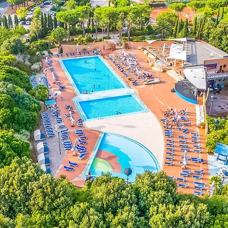 Riva Degli Etruschi Aparthotel 4*