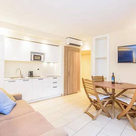 Riva Degli Etruschi Apartmanhotel 4*
