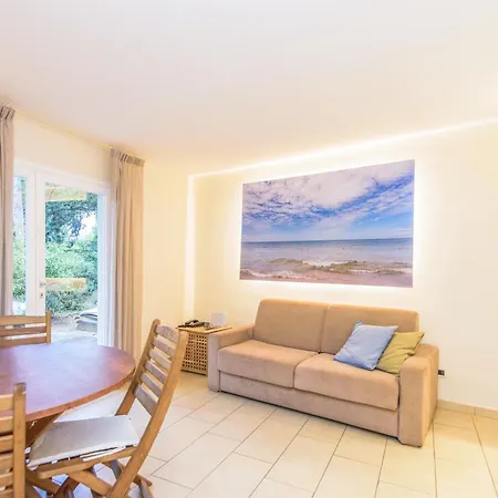 Riva Degli Etruschi Apartmanhotel