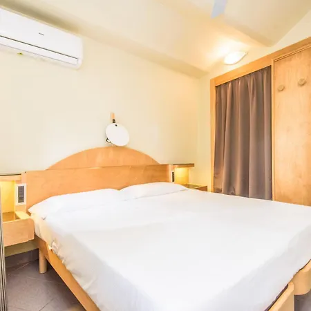 Riva Degli Etruschi Hotel apartamentowy 4*